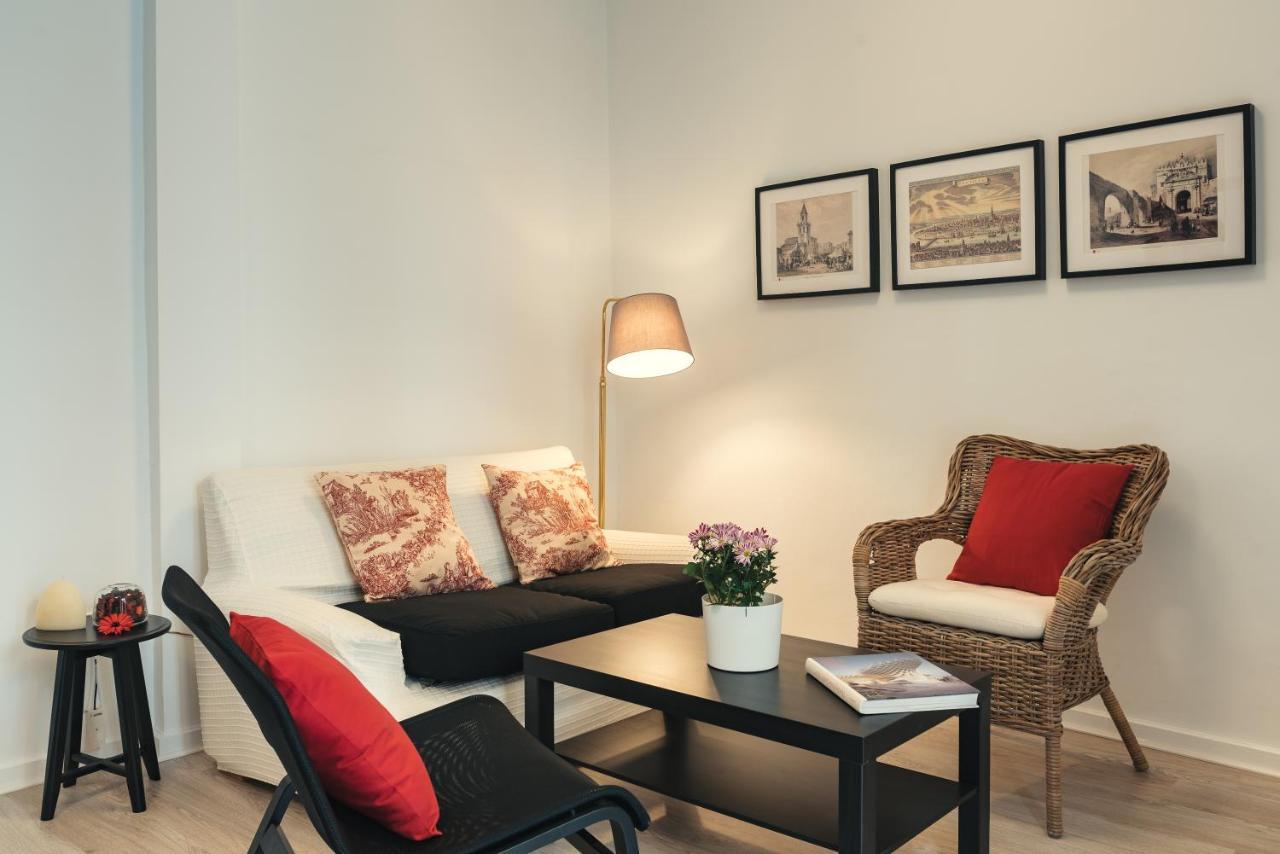 Apartamentos San Pedro, Seville